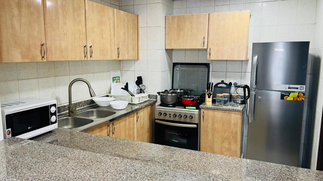 Newly Furnished Cozy One Bed Room Apartment 2 Bathroom City View Dubai Exterior photo